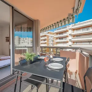 https://riviera-franaise-50m-de-la-plage-avec-piscine.fr-provencehotel.com